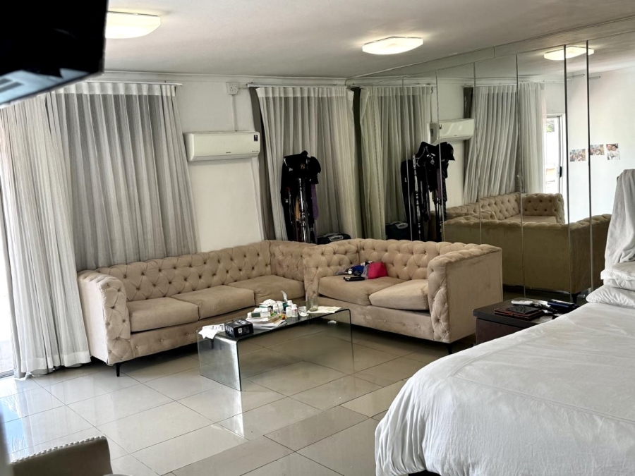 5 Bedroom Property for Sale in West Riding Western Cape